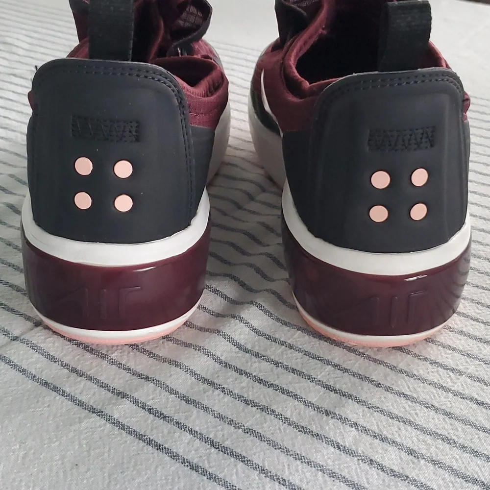 🌴 Nike Air Max Dia Winter Night Maroon Athletic Sneakers Size 10
